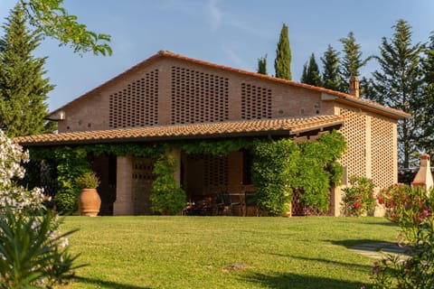 Agriturismo Canale Farm Stay in Tuscany