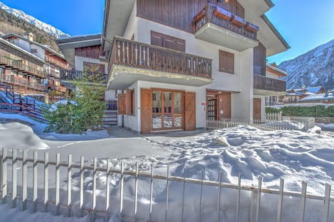 CASA JULIE - Accogliente rifugio nella quiete - COUR 0157 Apartment in Courmayeur