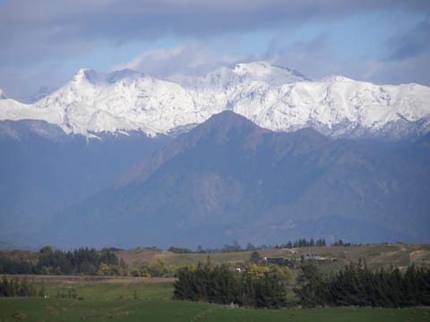 Nearby landmark, Day, Natural landscape, Winter, Mountain view