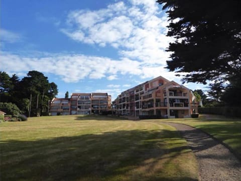 Appartement en RDC avec terrasse face a la mer Apartamento in Pornic