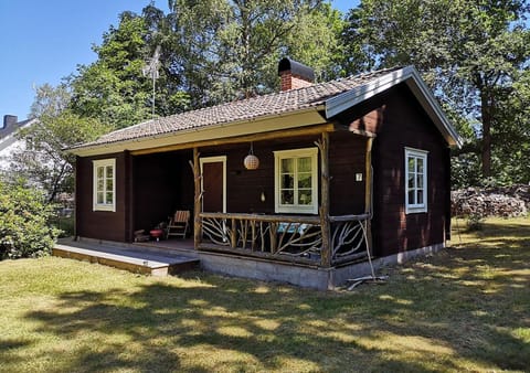 Property building, Patio, Facade/entrance, Day, BBQ facilities, Garden
