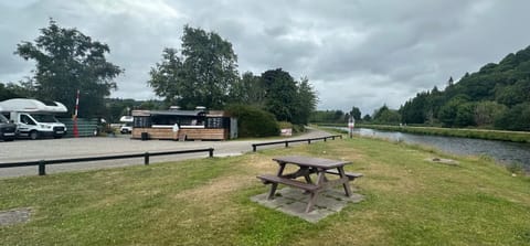 Inverness Lodge-Free Parking-Balcony-Sleeps 4 House in Inverness