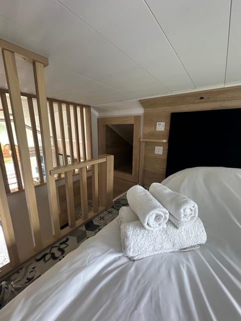 Inverness Lodge-Free Parking-Balcony-Sleeps 4 House in Inverness