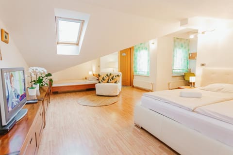 Bed, Seating area, Bedroom