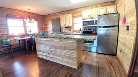 Smoky Mountain Views Cabins Villa in Swain County