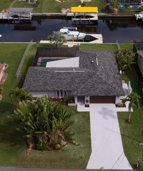 Gorgeous Waterfront Property close to everything you need in sunny SWFL House in Cape Coral