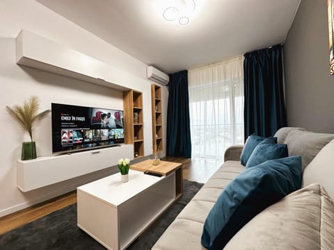 Communal lounge/ TV room, TV and multimedia, Living room, Seating area, Evening entertainment