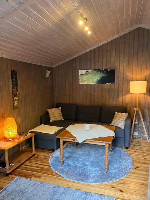 Melkevoll Bretun Camping House in Vestland
