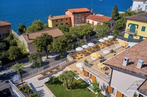 Neighbourhood, Bird's eye view