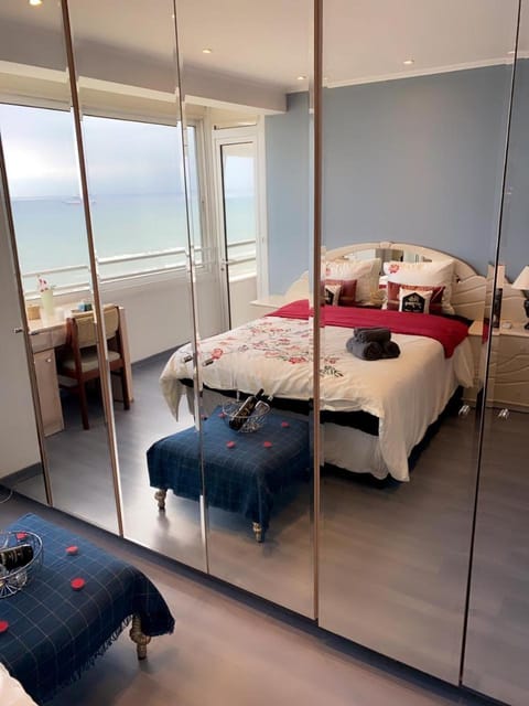 Bedroom, Sea view