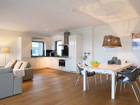 Modern apartment with a view of the Scheveningen harbor Apartamento in The Hague