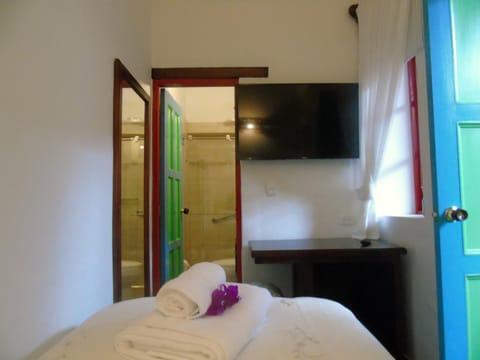 Bed, TV and multimedia, Bedroom