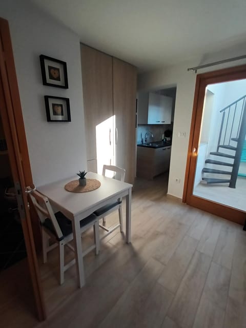 Balcony/Terrace, Dining area