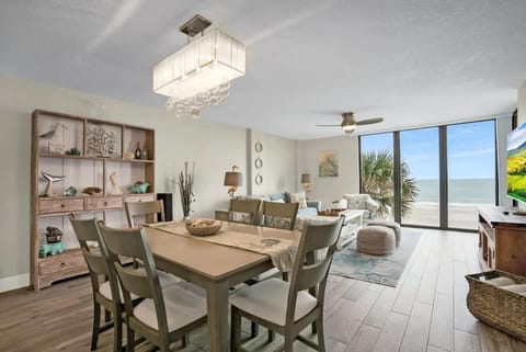 Upscale Oceanfront Condo with Panoramic Views and Pool House in Crescent Beach