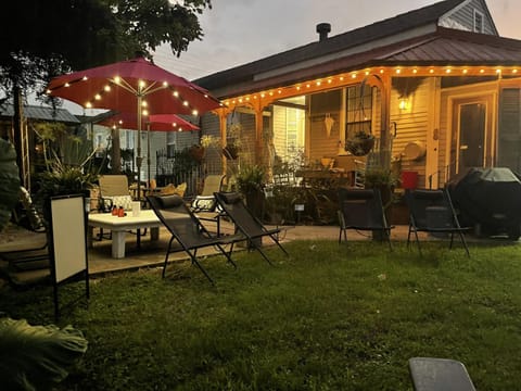 Bywater Home, Parking and Pet Friendly Retreat Casa in Ninth Ward