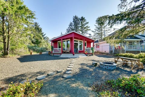 Ocean Shores Retreat with Porch and Canal Views! House in Ocean Shores
