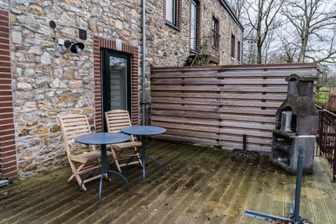 Patio, BBQ facilities