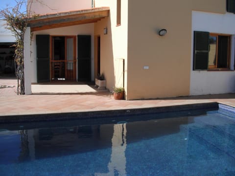 Casa familiar con piscina, cerca de la playa Haus in Cala en Blanes