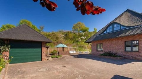 Ferienhaus mit Kamin am Hafen in S Condo in Sellin