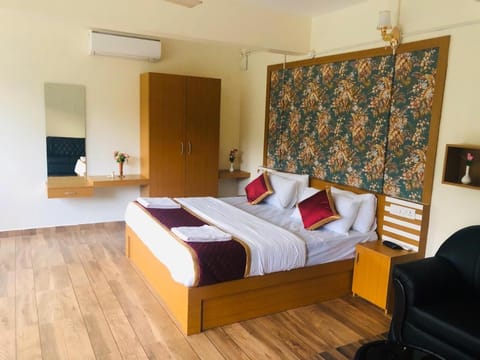 Thenmala Hormuz Inn Resort in Kerala