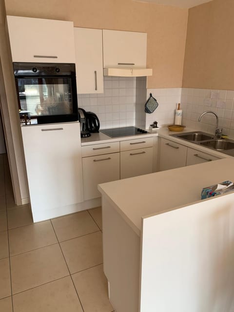 Sunny Studio in the heart of Sint-Idesbald Apartment in De Panne