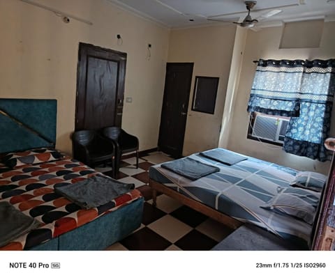 MJ Chawla Homestay double bed attached bathroom room Vacation rental in Punjab, India