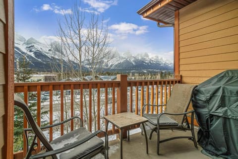 Stoneridge Mountain Resort Condo hosted by Fenwick Vacation Rentals Condominio in Canmore
