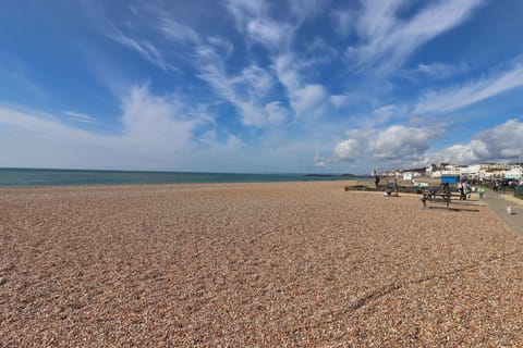 Master accommodation suite 2 sea view with balcony Posada in Hastings