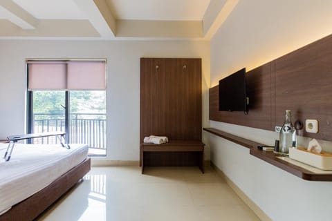 Urbanview Hotel Slipi Inn Palmerah by RedDoorz Hotel in South Jakarta City