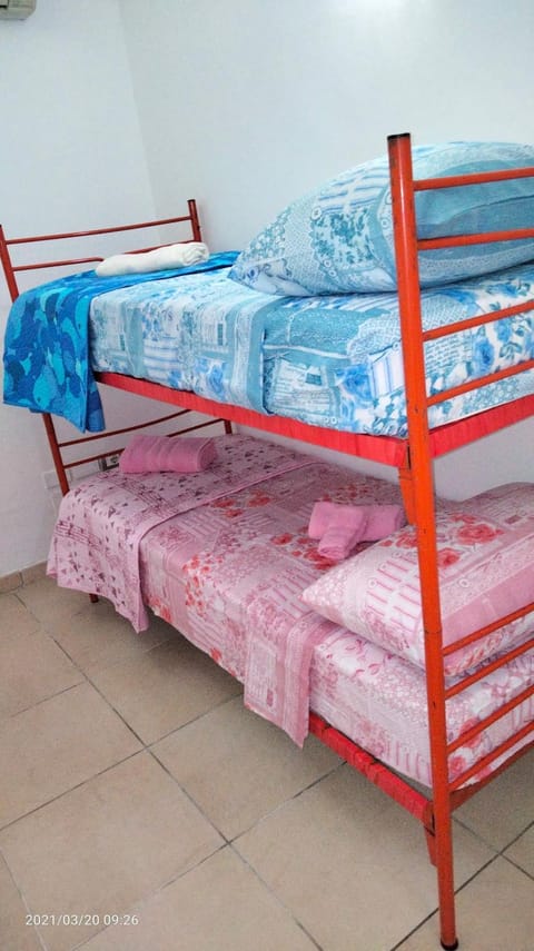 Bedroom, bunk bed