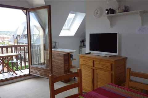 Nice Flat 2 Steps From The Beach Apartment in Cabourg
