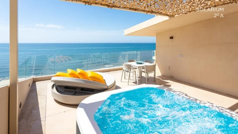 Hot Tub, Solarium, Balcony/Terrace