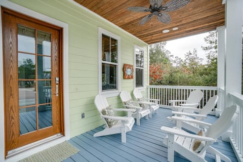 30A Pet Friendly Beach House - The Snazzy Crab Casa in Rosemary Beach