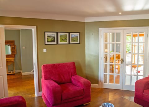 Communal lounge/ TV room, Living room