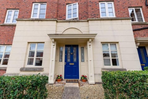 Burlington Place, Shrewsbury. 2 bedroom, private parking, 5 minutes from town Apartment in Shrewsbury