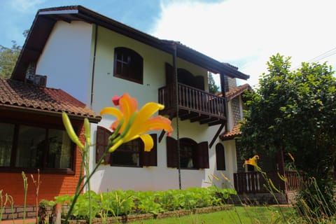 Property building, Facade/entrance, Garden