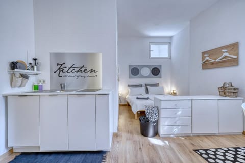 Bed, Kitchen or kitchenette