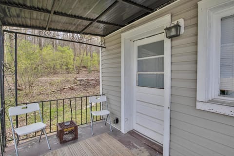 Small 2br East Knox apartment Pet friendly Condo in Knoxville