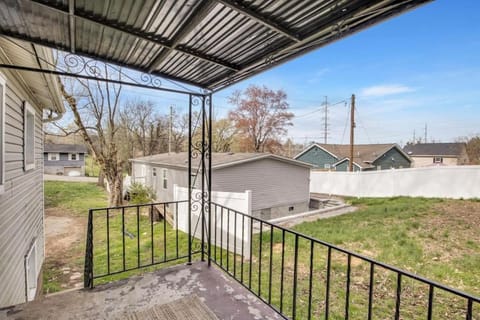 Small 2br East Knox apartment Pet friendly Apartment in Knoxville