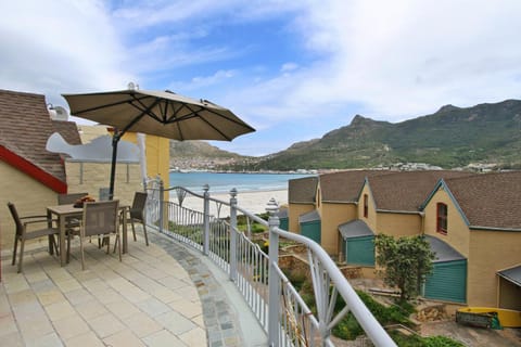 Property building, Balcony/Terrace, Sea view