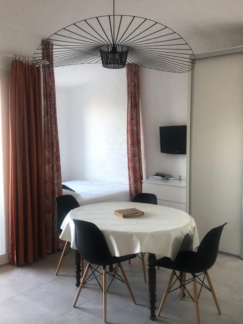 Sainte Maxime Vue féerique piscine chauffée Apartment in Grimaud