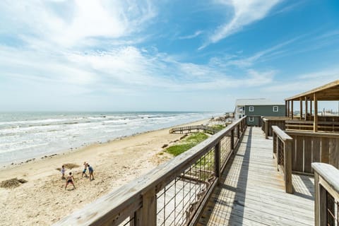 Unobstructed Oceanfront SAND DOLLAR Unit 7 Beach Pad! House in Surfside Beach
