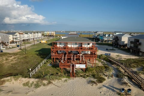 Unobstructed Oceanfront SEAGULL Unit 3 Beach Pad! Haus in Surfside Beach