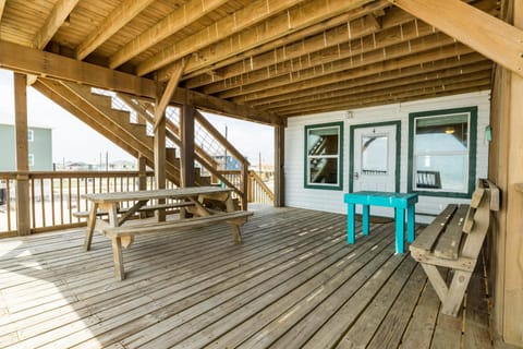 Unobstructed Oceanfront SEA OTTER Unit 4 Beach Pad! Casa in Surfside Beach