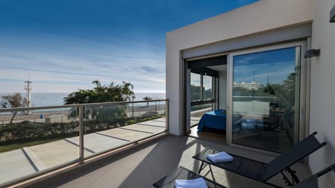 PARADISE beachfront luxury villa Villa in Villajoyosa
