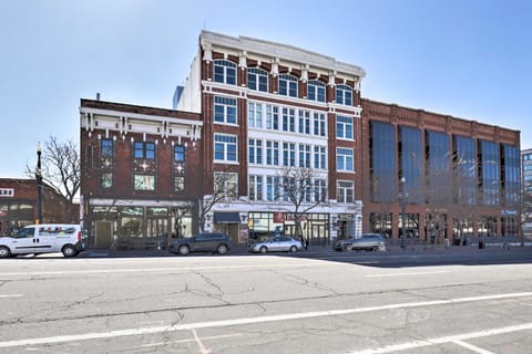 Chic SLC Downtown Studio Loft Walk to Shops Condo in Salt Lake City