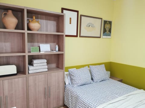 Dos habitaciones dobles en apartamento confortable Location de vacances in L'Hospitalet de Llobregat