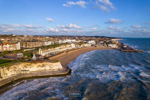 Beachside Mews Condo in Broadstairs