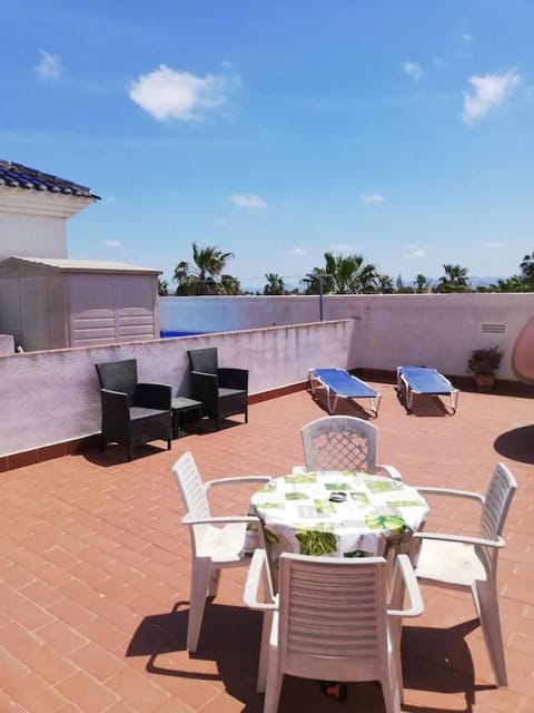 Nice apartment with spacious terrass and rooftop Condo in Los Alcázares