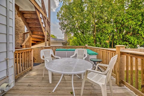 Family Apartment with Deck and Yard Near Northwestern Condo in Evanston